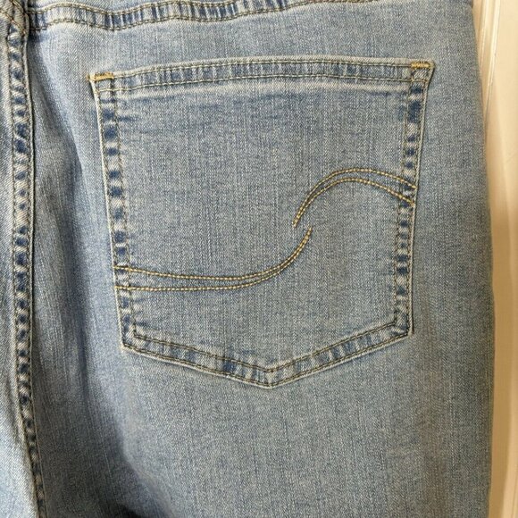 Levi Strauss Heritage Boyfriend Jeans Womens 12/W31 Light Wash Cuff Hem Mid Rise - Picture 6 of 14